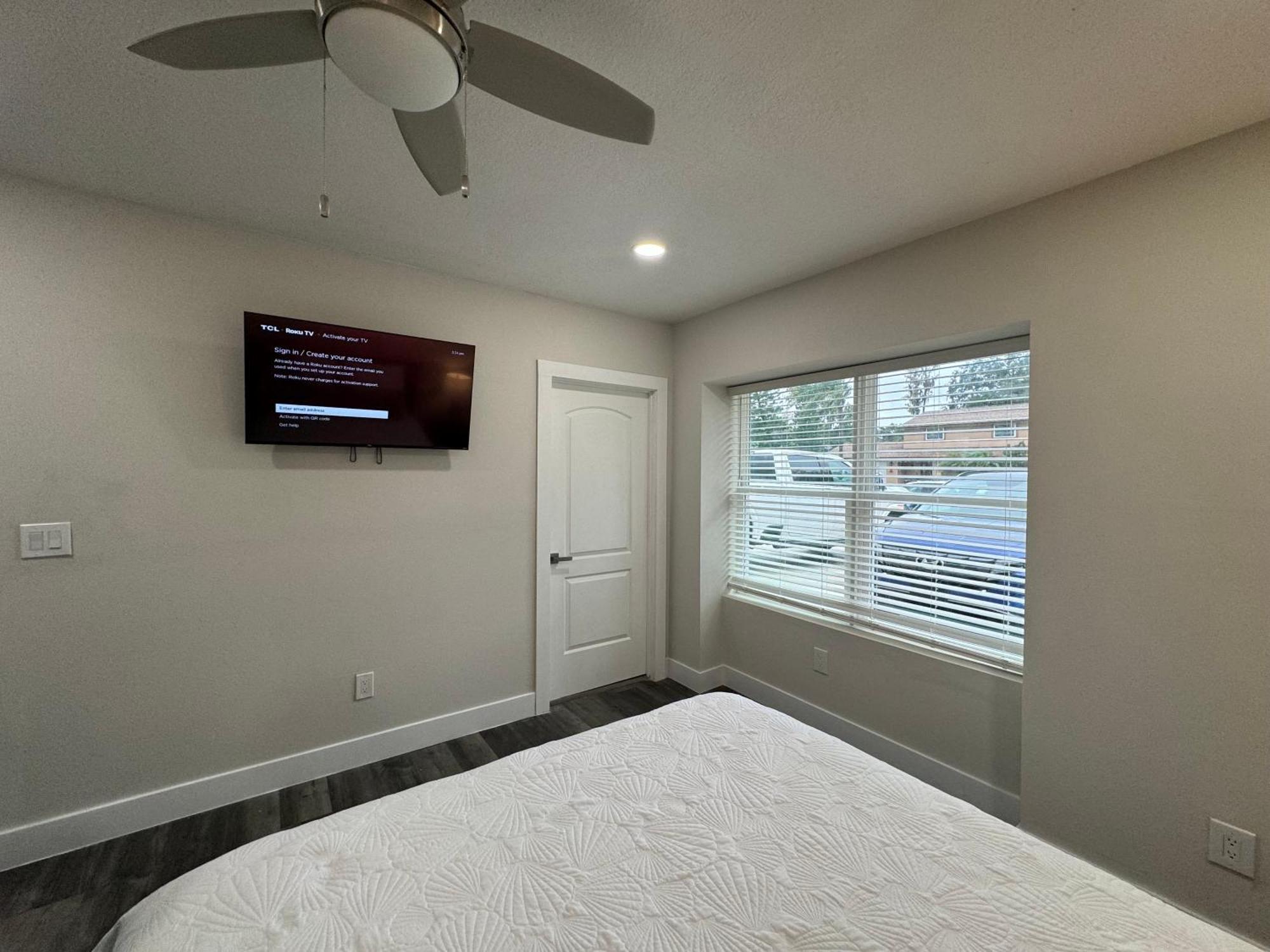 Deluxe Whit Laundry Apartment
