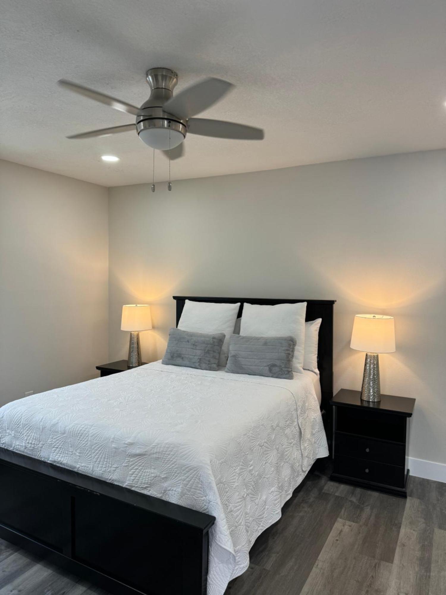 Deluxe Whit Laundry * Tampa